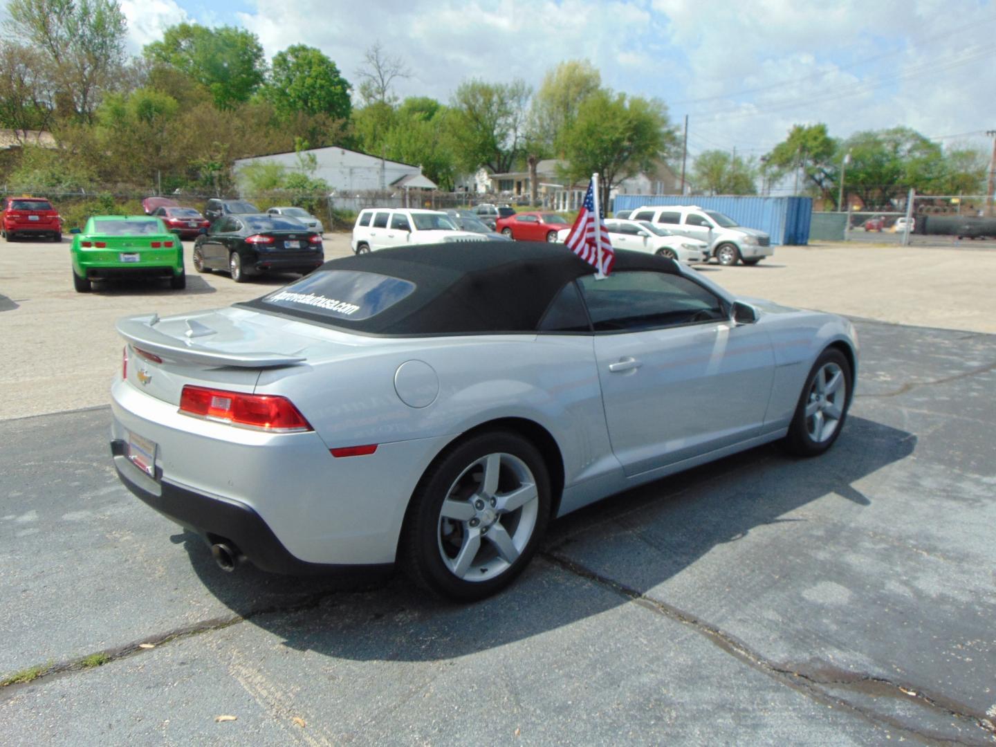 2014 Chevrolet Camaro (2G1FB3D39E9) , located at 2105 Dixie Hwy, Louisville, KY, 40210, (502) 772-3333, 38.220932, -85.795441 - Photo#6